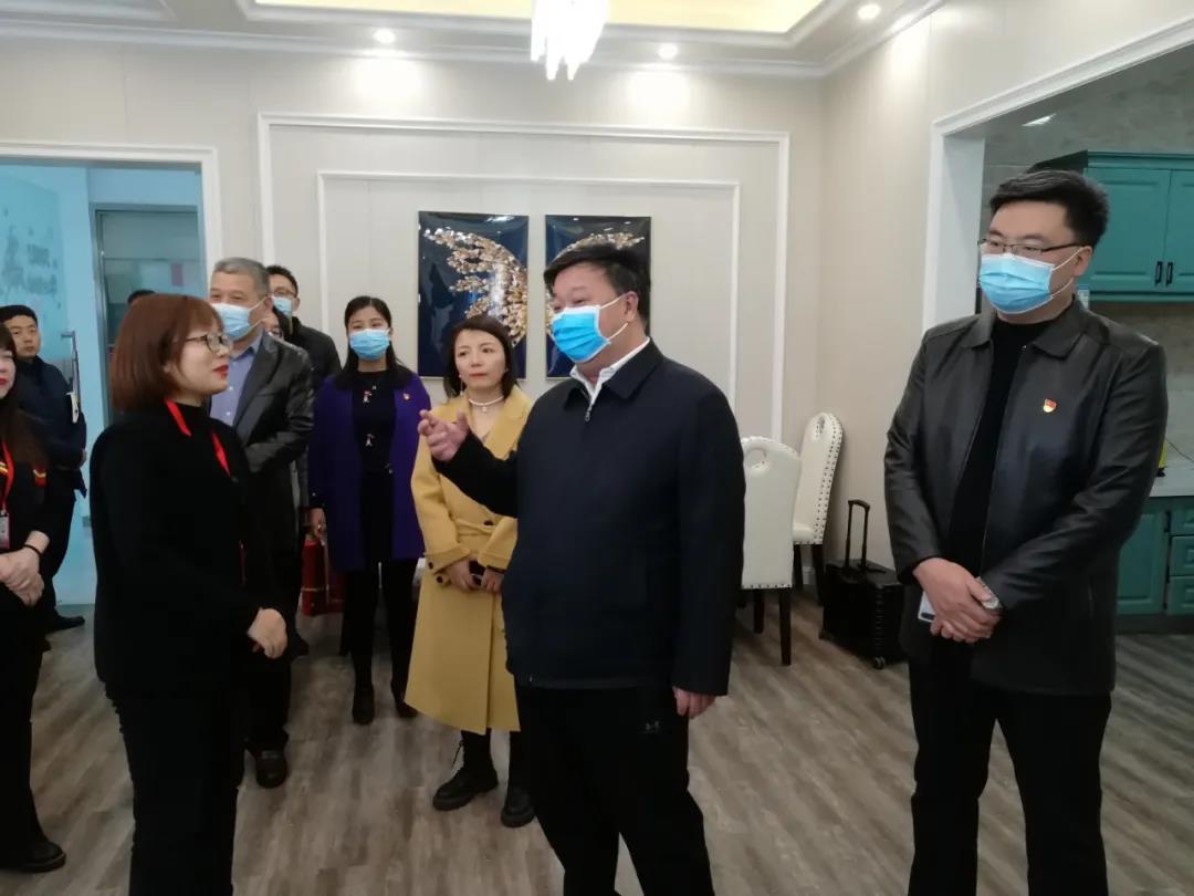 郑州市上街区区委常委组织部部长赵晨阳调研该区互联网企业党建工作