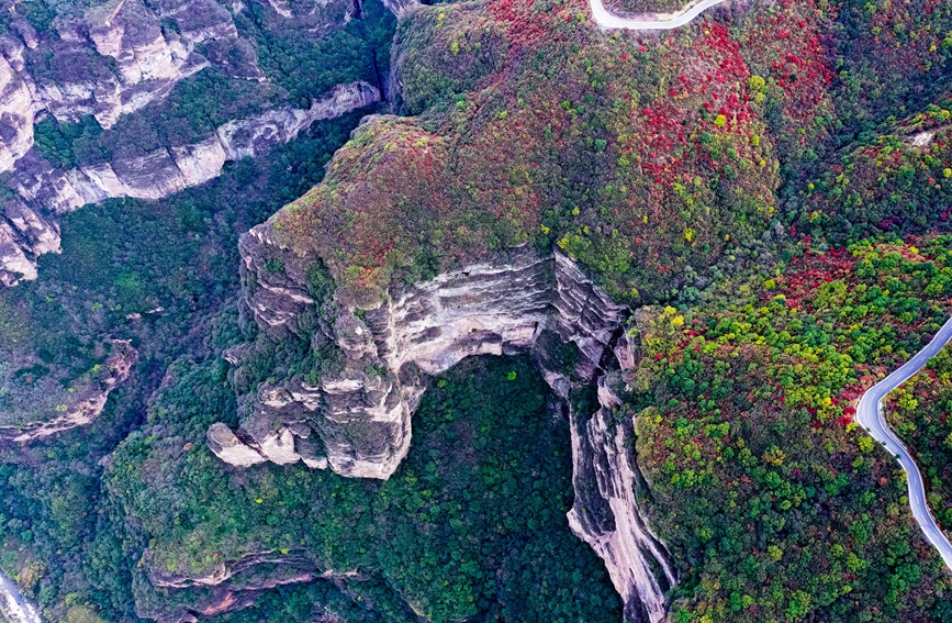 太行山秋色。吳寶山攝