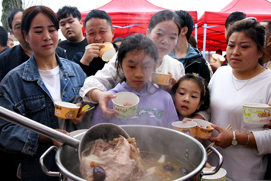 首屆洛陽“嵩州藥膳宴”大賽在嵩縣開賽