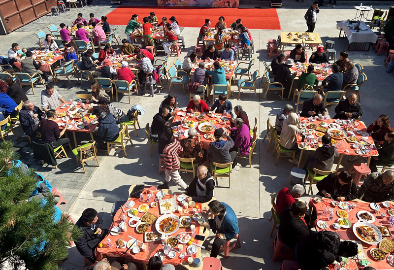 嵩县：全域开展“孝老节” 为群众送上“暖心大餐”