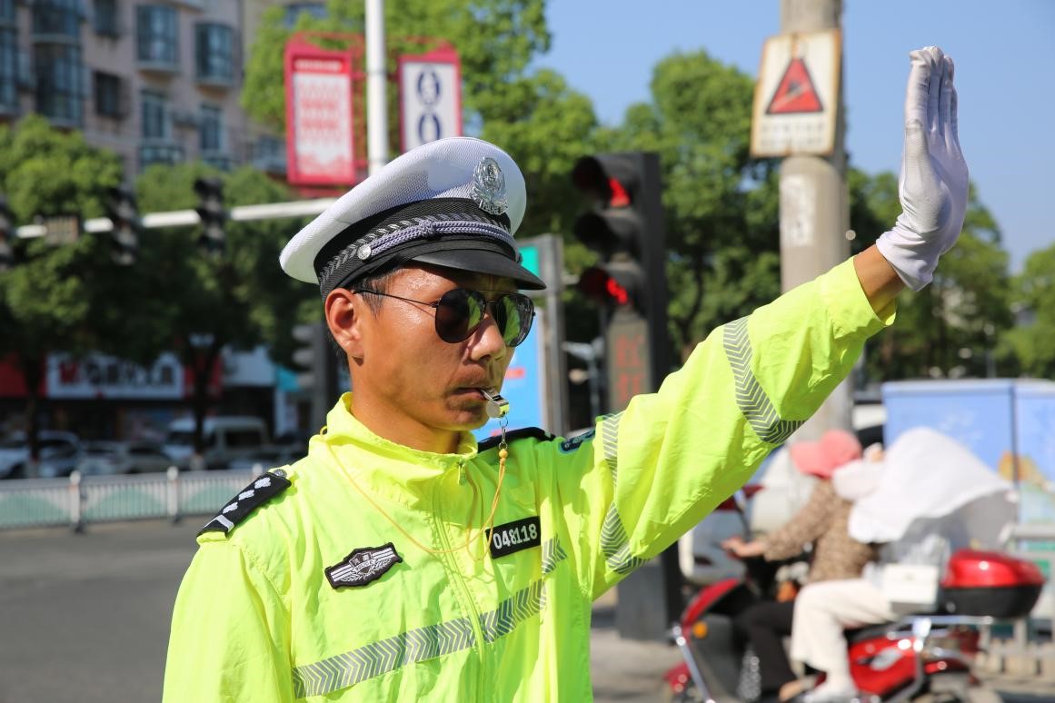 信阳潢川：致敬，高温“烤”验下的坚守！