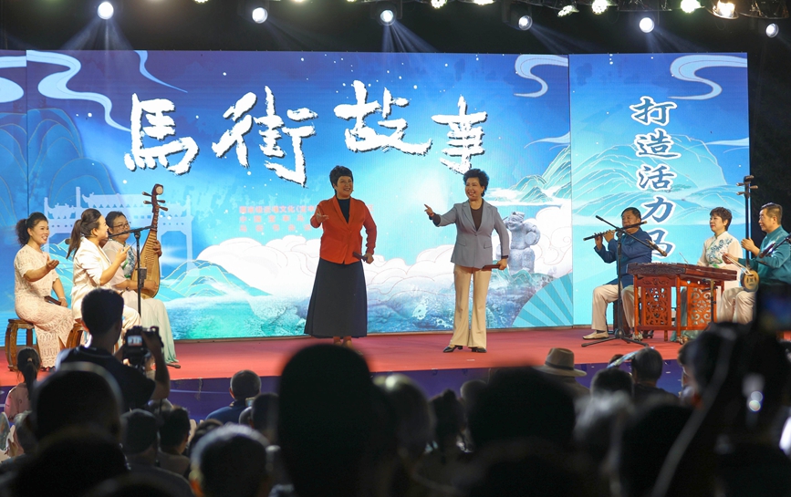 现场演出。何五昌摄