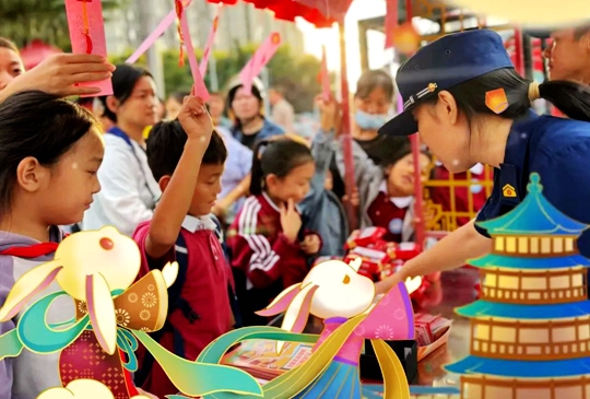 又是一年团圆日，“火焰蓝”这样过中秋！