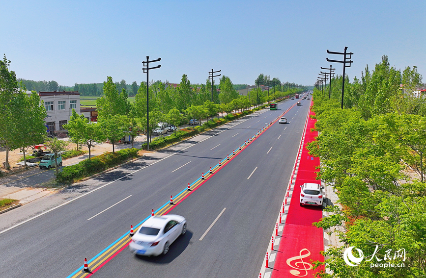双爱国主题音乐公路通车。人民网 霍亚平摄