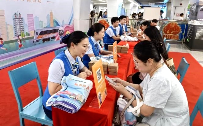 郑州中建深铁3号线开展“乘客面对面”活动