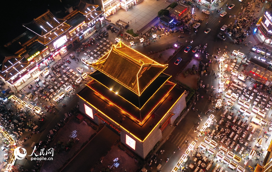 鼓楼夜市。人民网记者 王玉兴摄