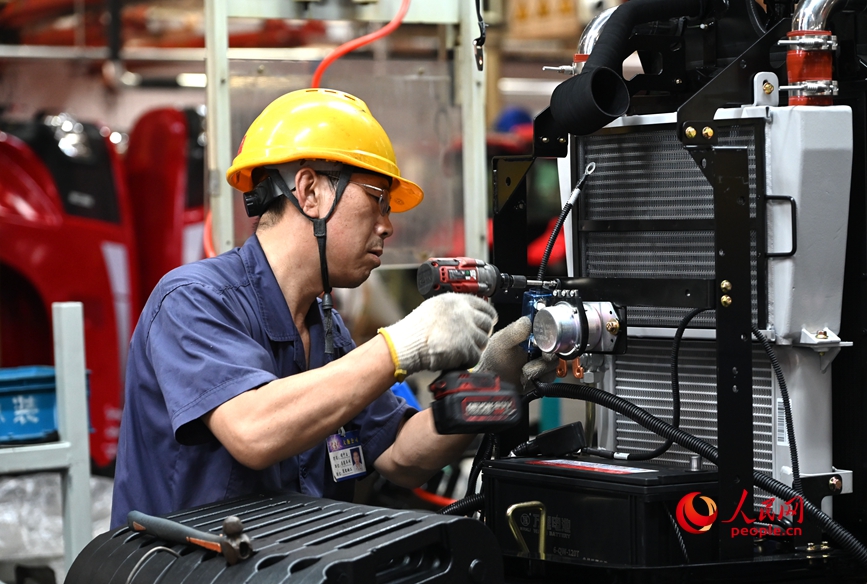 总装生产线。人民网记者 王玉兴摄