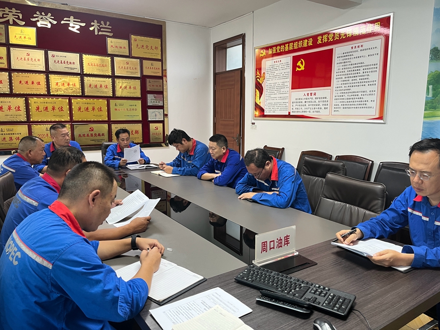 全力做好“双节”能源保供服务。中国石化河南石油分公司供图