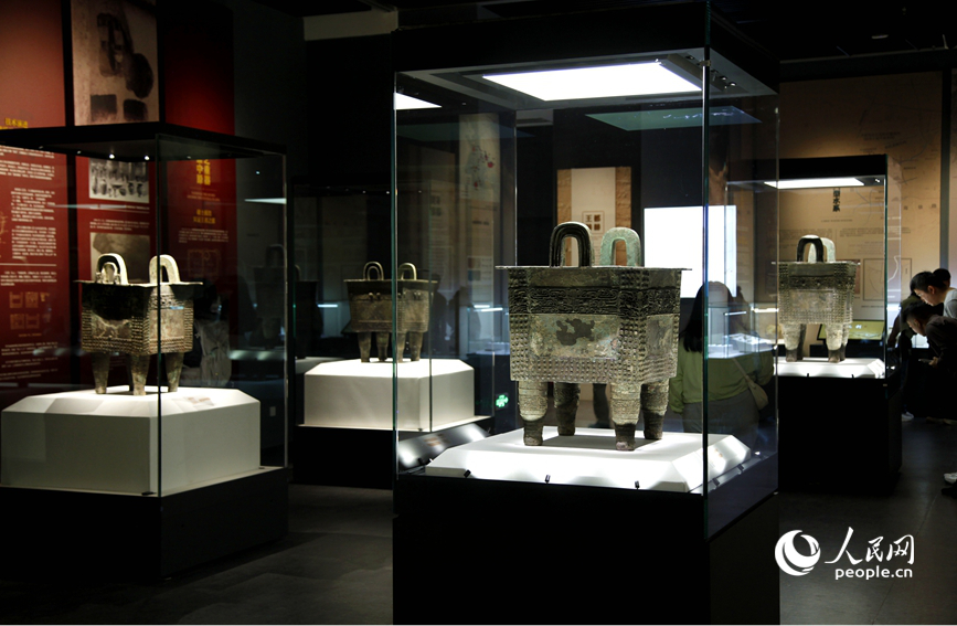 四鼎重逢，再现早商王都的鼎盛气象。人民网记者 肖懿木摄