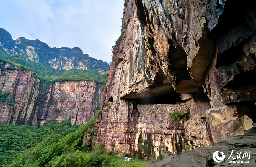 挂壁公路一隅。人民网记者 霍亚平摄
