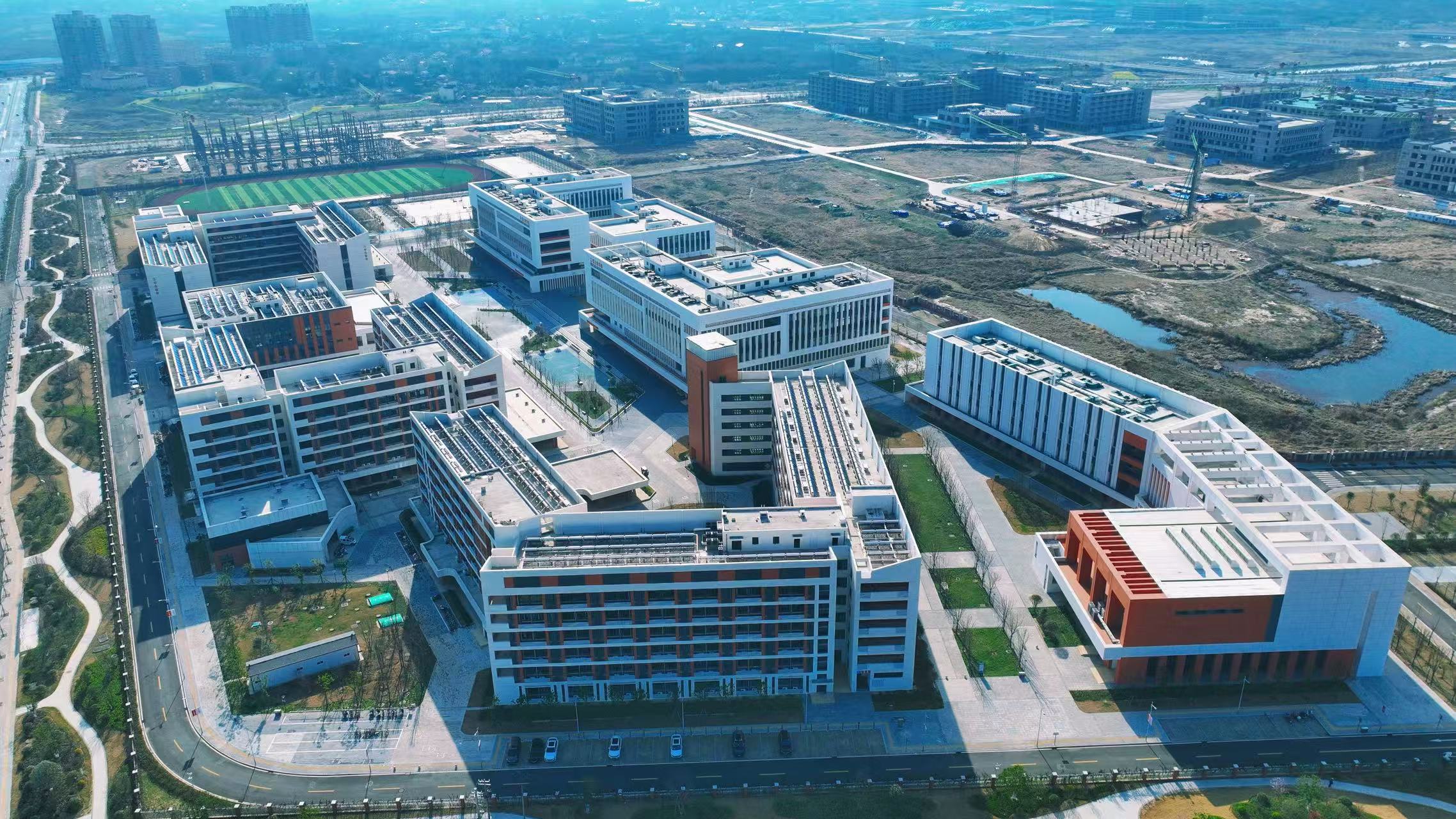 信阳师范学院理工学院（一期）建设项目。王枫摄、