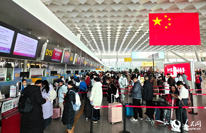 鄭州機場T2航站樓出發大廳。人民網記者 王玉興攝