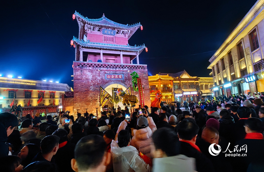 沉浸式互动体验。人民网记者 辛静摄