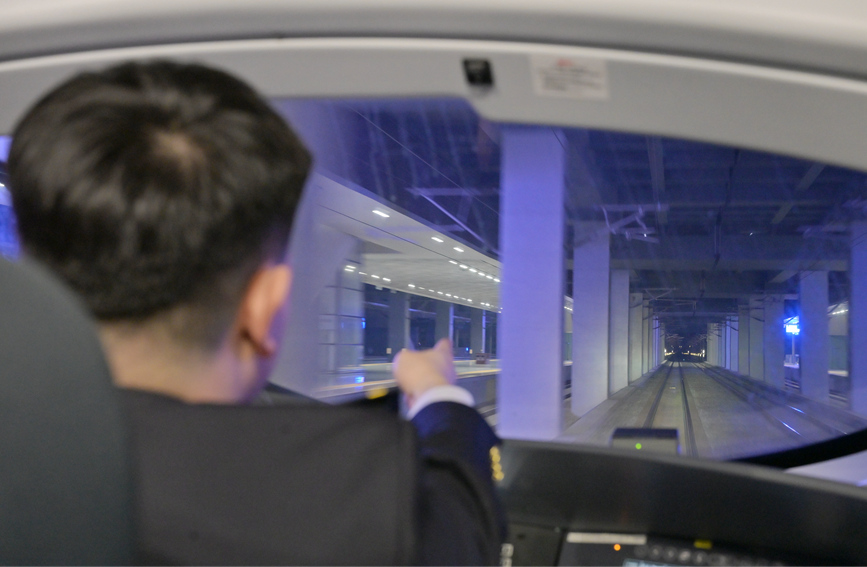 郑州局加开夜间高铁，最大程度满足旅客多元出行需求。王玮摄