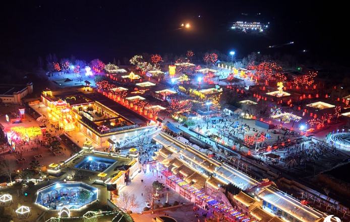 河南陕州：地平线下花灯璀璨