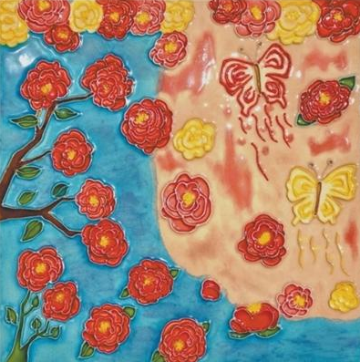 由河南洛阳山区孩子们的画作烧制而成的三彩釉画。郭爱和供图