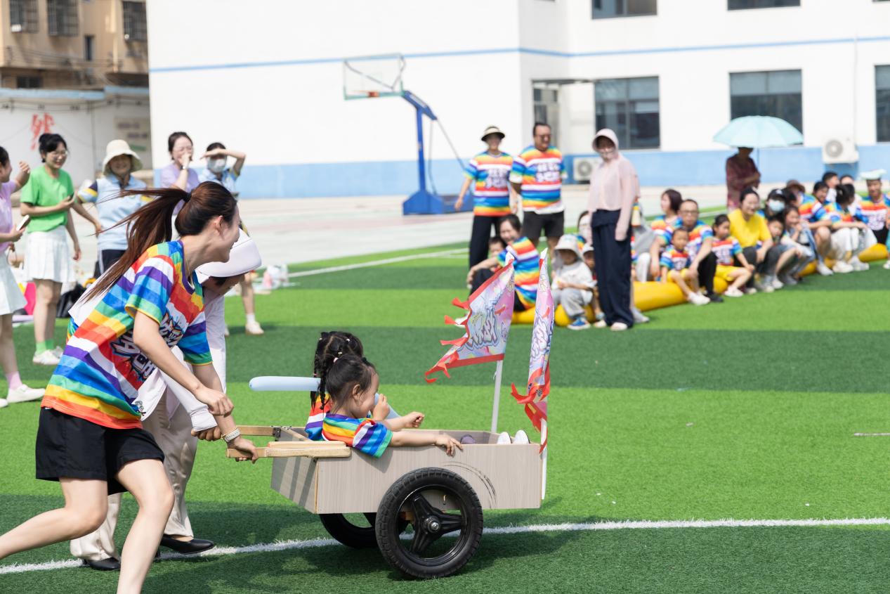 固始县第一幼儿园“六一”亲子活动现场。祝烨摄